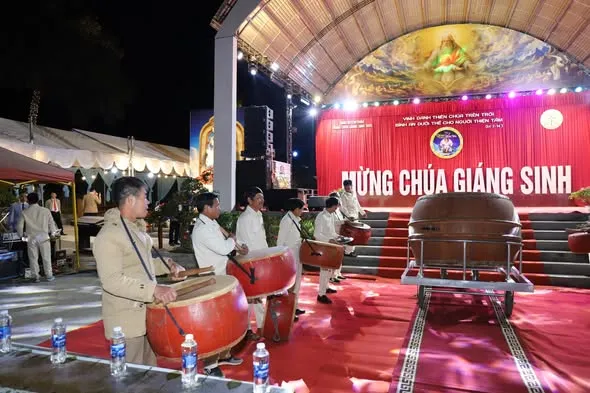 Đêm hoan ca, diễn nguyện và Thánh lễ mừng Chúa Giáng Sinh 2025 – ảnh 2