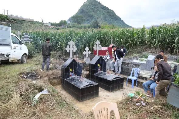 Thánh lễ cầu cho các Đẳng Linh hồn tại Vườn Thánh Duy Phong – ảnh 2