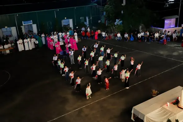 Các giáo khu dâng hoa kính Đức Mẹ Mân Côi – ảnh 4