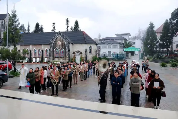 Hành hương Năm Thánh 2025 tại nhà thờ Sa Pa – ảnh 4